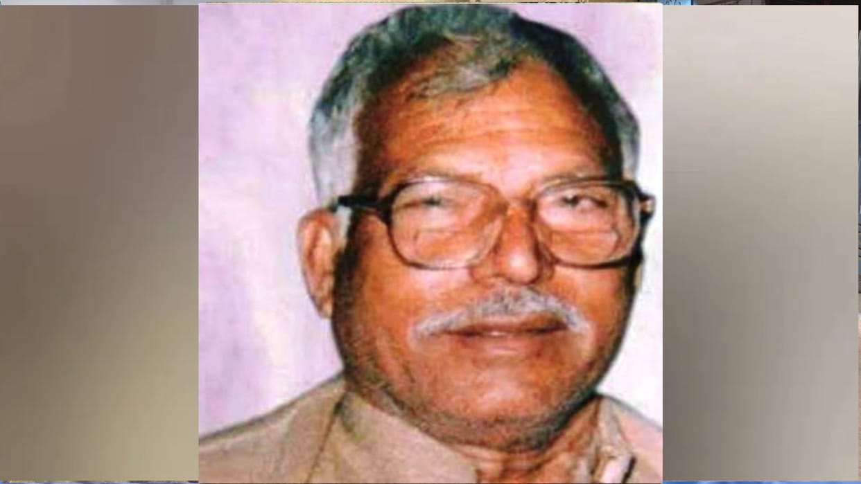 former Chief Minister of Bihar Karpoori Thakur had arrived to meet Mahant Avaidyanath