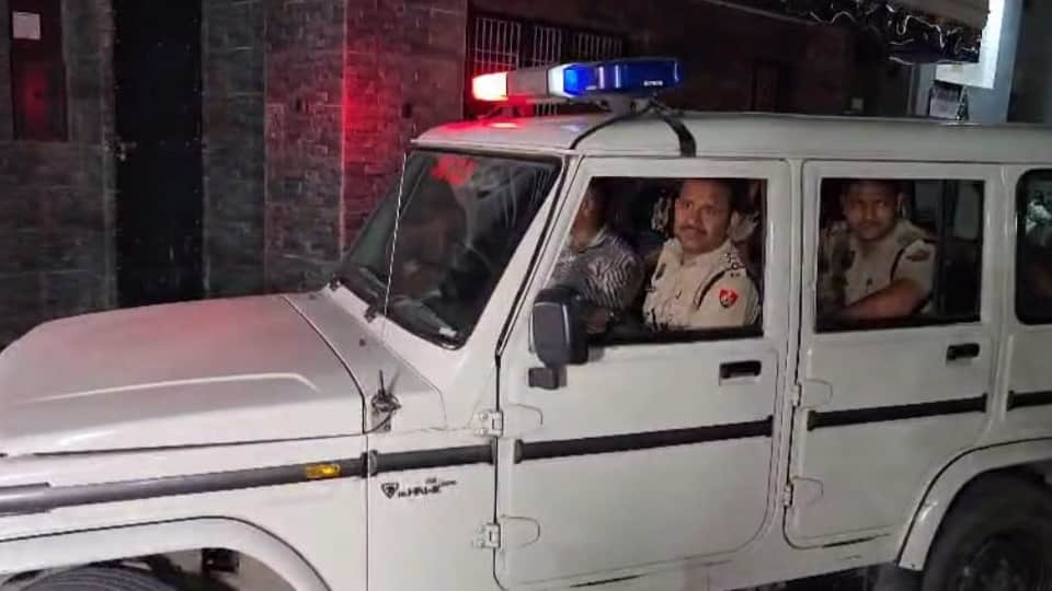 माैके पर पहुंची पुलिस
