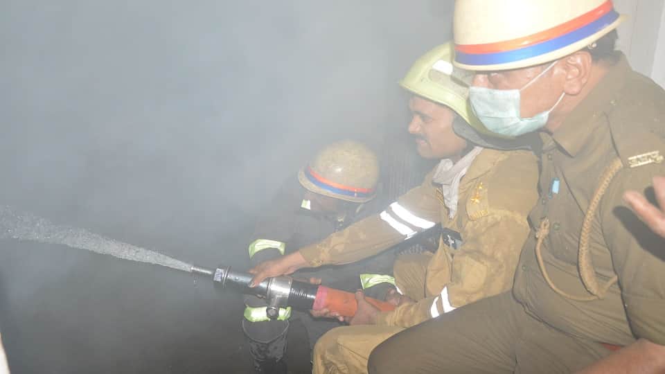 Massive fire breaks out at shoe factory in Agra