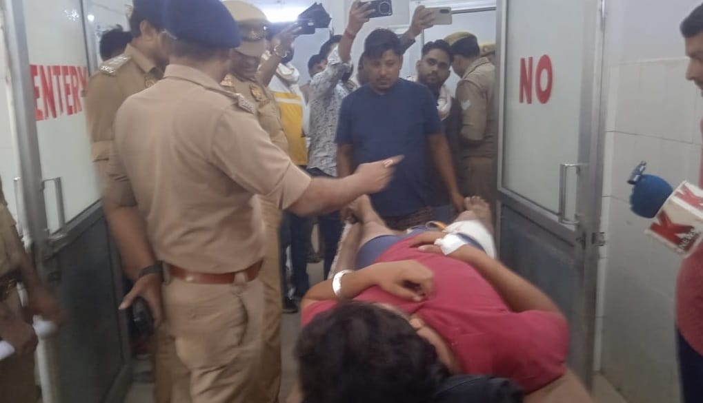 अस्पताल में भर्ती घायल