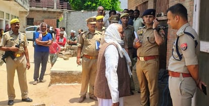 Fatehpur Firing on and daughter in law writhed on threshold while father brandished gun for 40 minutes