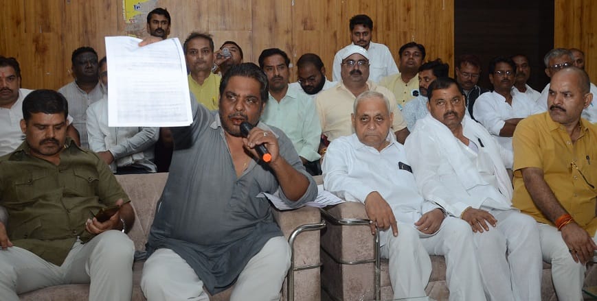 Kanpur BJP councilors launch a campaign against six rebels warn that 75 councilors will resign