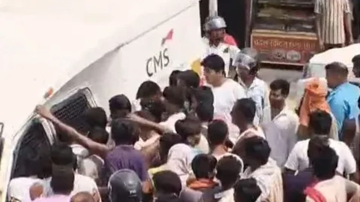 Bihar Attempted Robbery of CMS Cash Van Foiled in Vaishali One Arrested Hajipur news