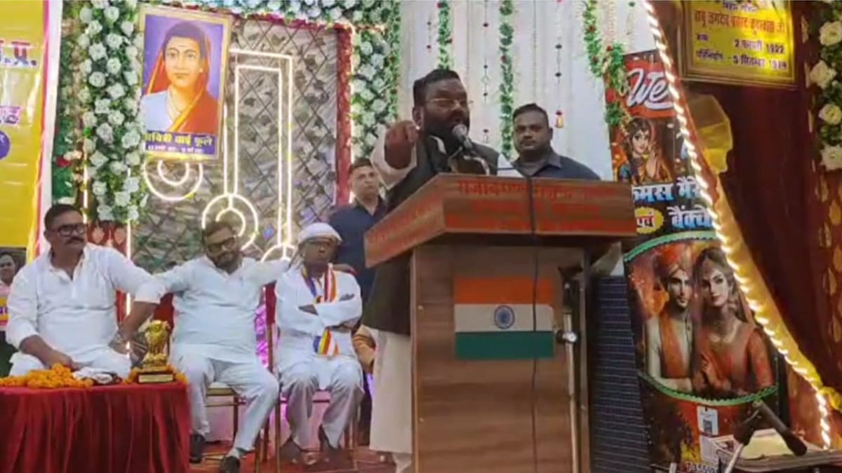 UP Politics: राम मंदिर चढ़ावा चोरी पर स्वामी प्रसाद ने कसा तंज, धार्मिक आस्था और दावे पर उठाया सवाल