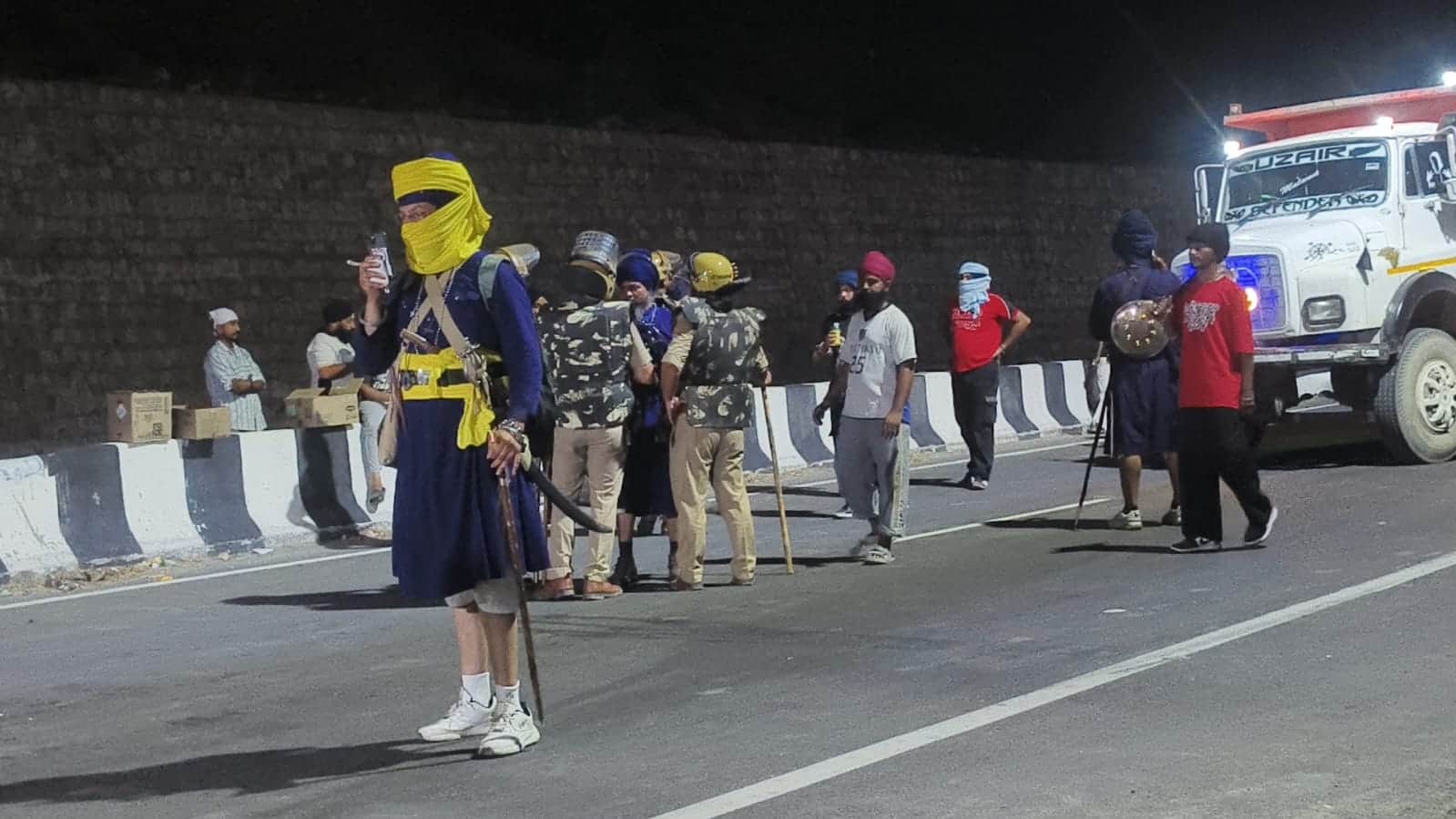 Nihang Sikh Dehradun March police kept watch at borders but Nihangs slipped past and entered city