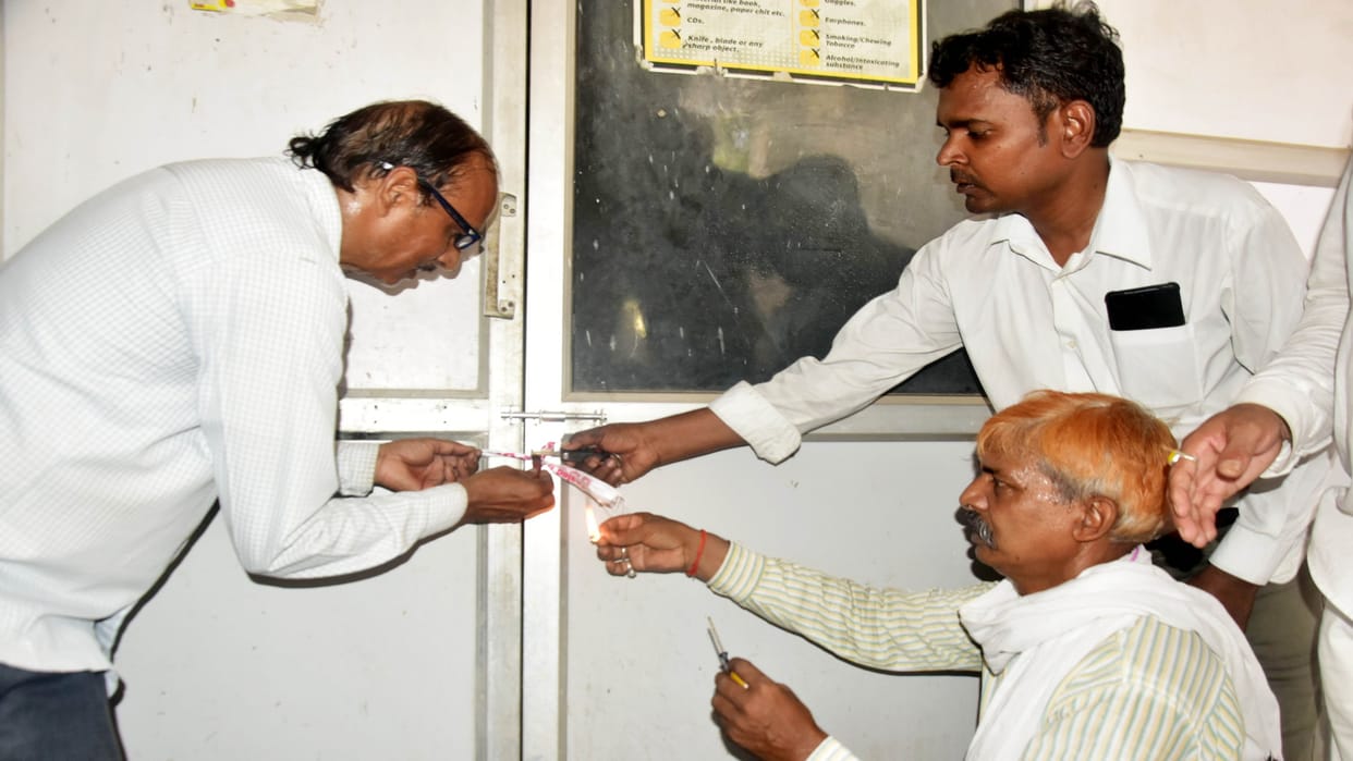 Registration of 86 guest houses, hotels, and banquet halls cancelled; operations halted.