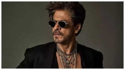 Rajkumar Hirani Says Shahrukh Khan Stil Works Like A New Comer And Shares Rehearsal Video With Him