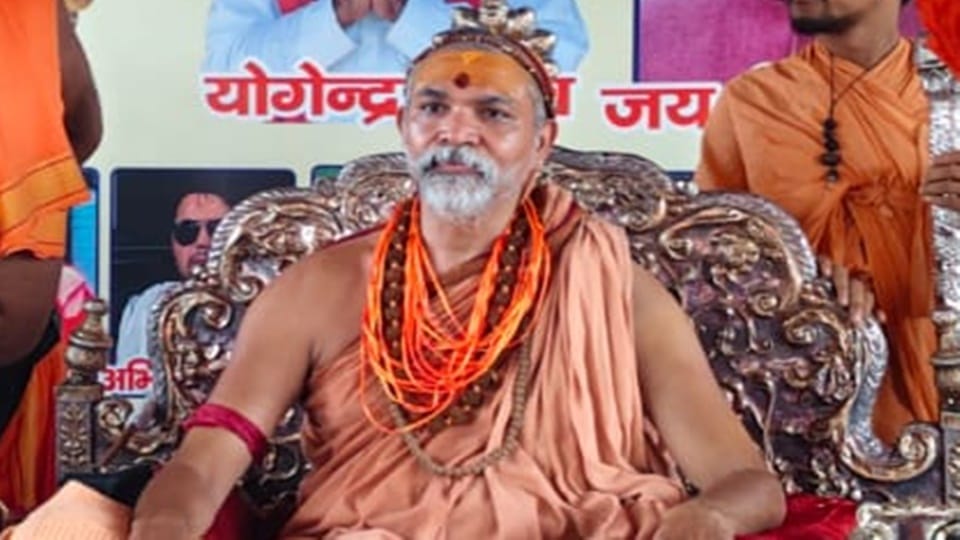 Shankaracharya Avimukteshwaranand targets Yogi government; says, "Vote for those who protect Mother Cow