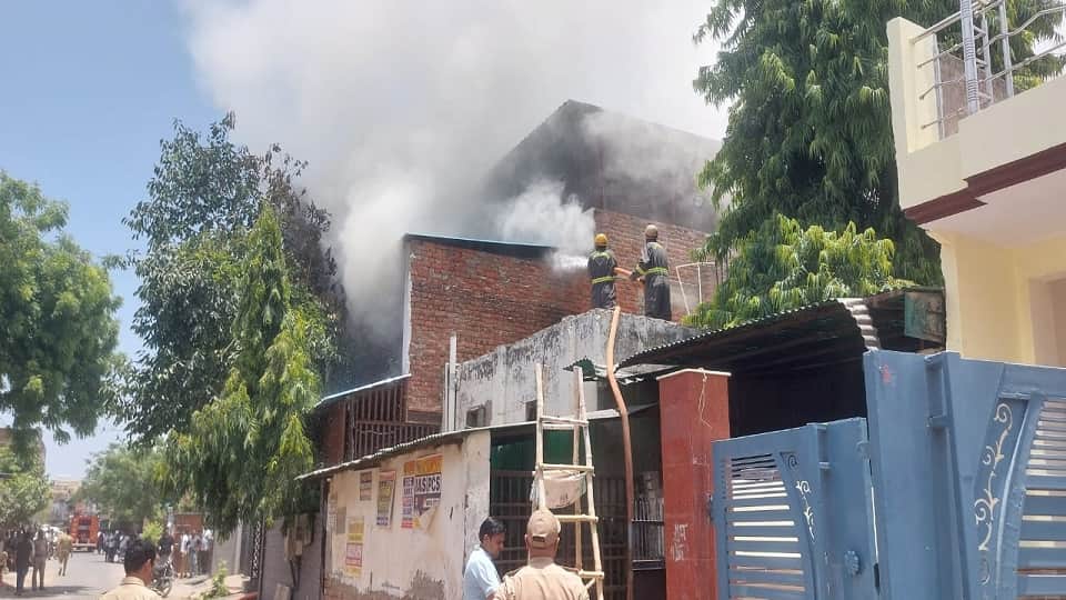 Massive Fire Breaks Out at Shiv Baba House in Agra Firefighters Struggle to Control Blaze