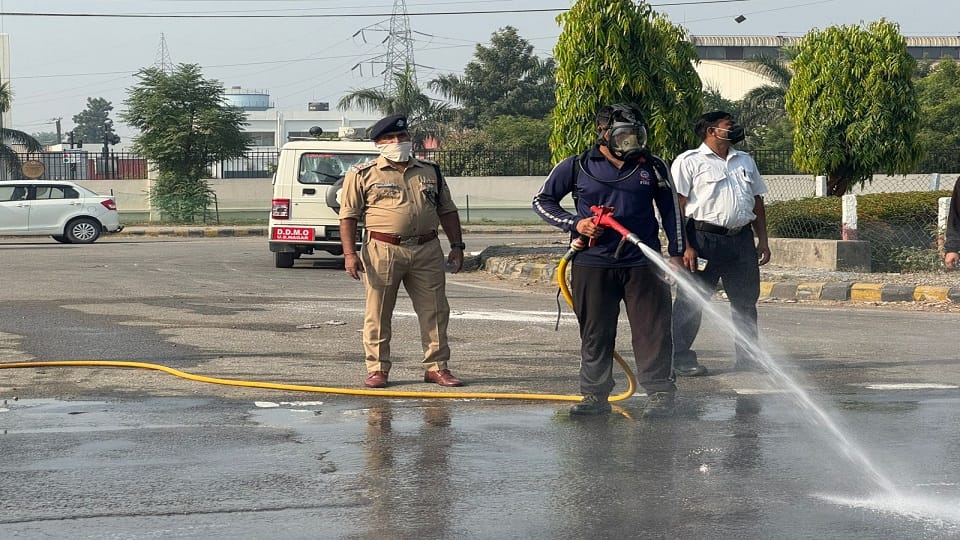 Ammonia gas leak at Sidcul intersection