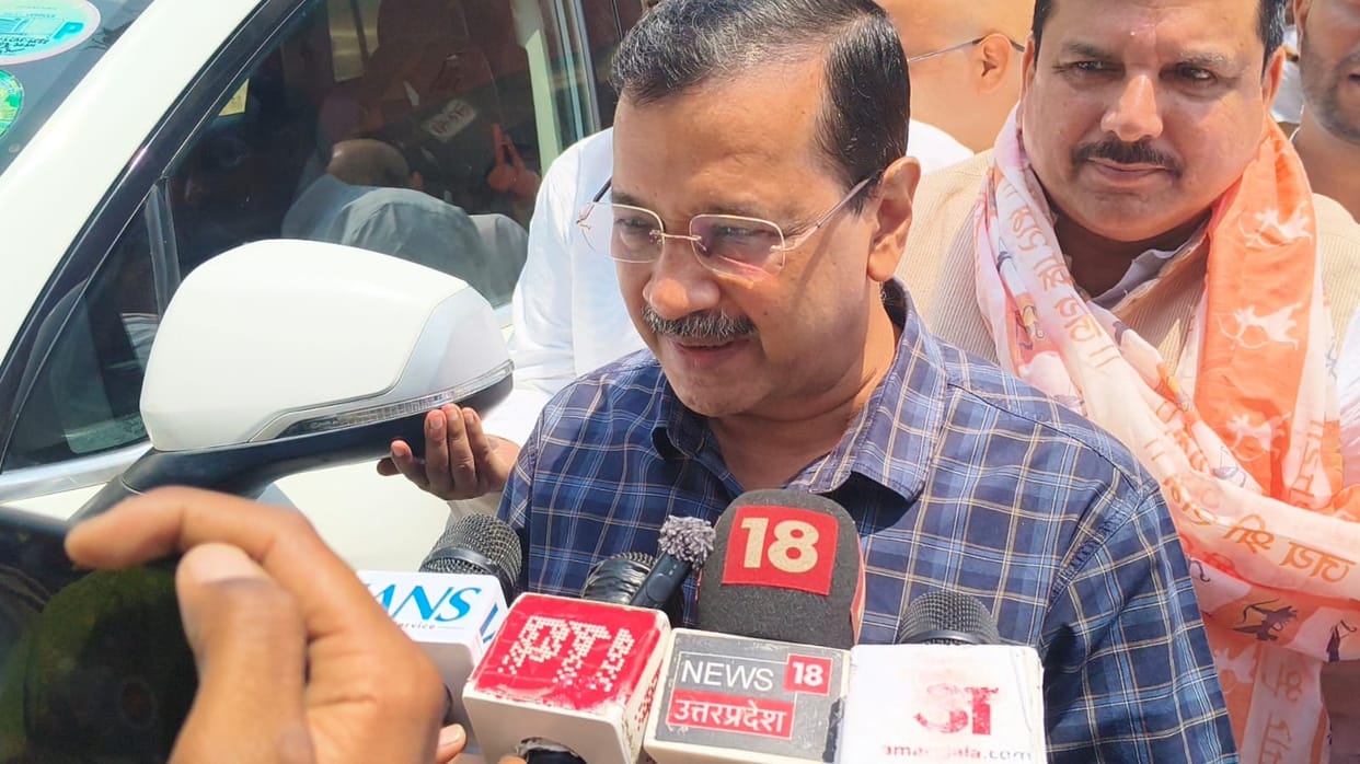 Ayodhya: Former Delhi Chief Minister Arvind Kejriwal arrives at Ram Lalla's sanctum