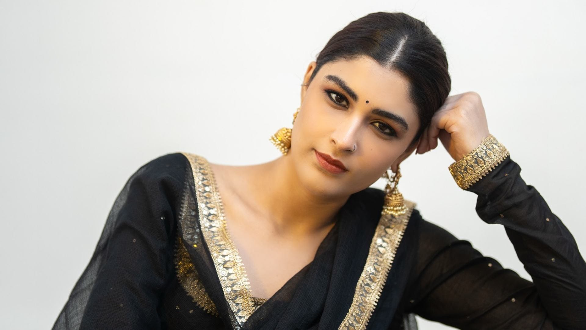 Khushbu Sundar shares daughter avantika marriage photos post goes viral