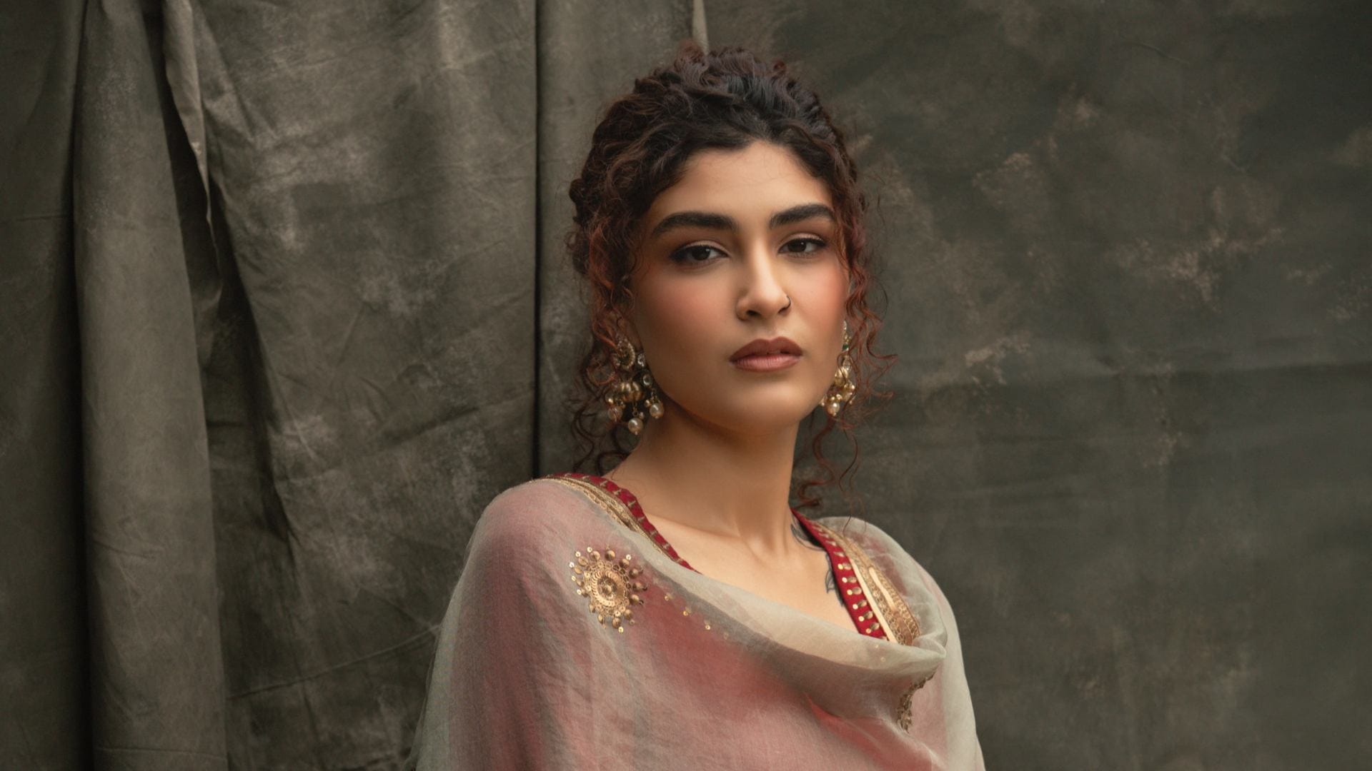 Khushbu Sundar shares daughter avantika marriage photos post goes viral