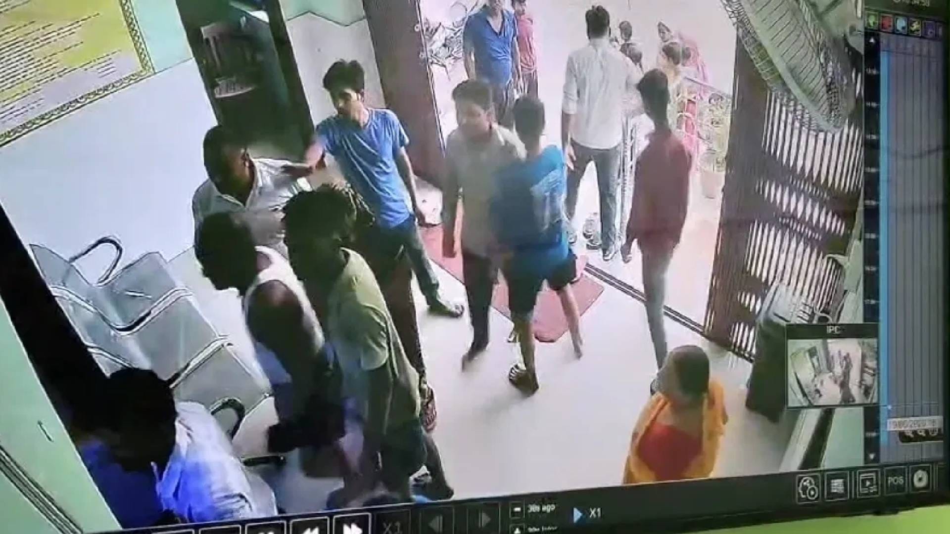 सीसीटीवी में कैद तस्वीर