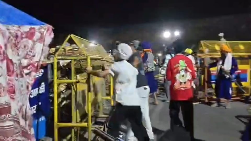 Nihang Sikh Dehradun March police kept watch at borders but Nihangs slipped past and entered city