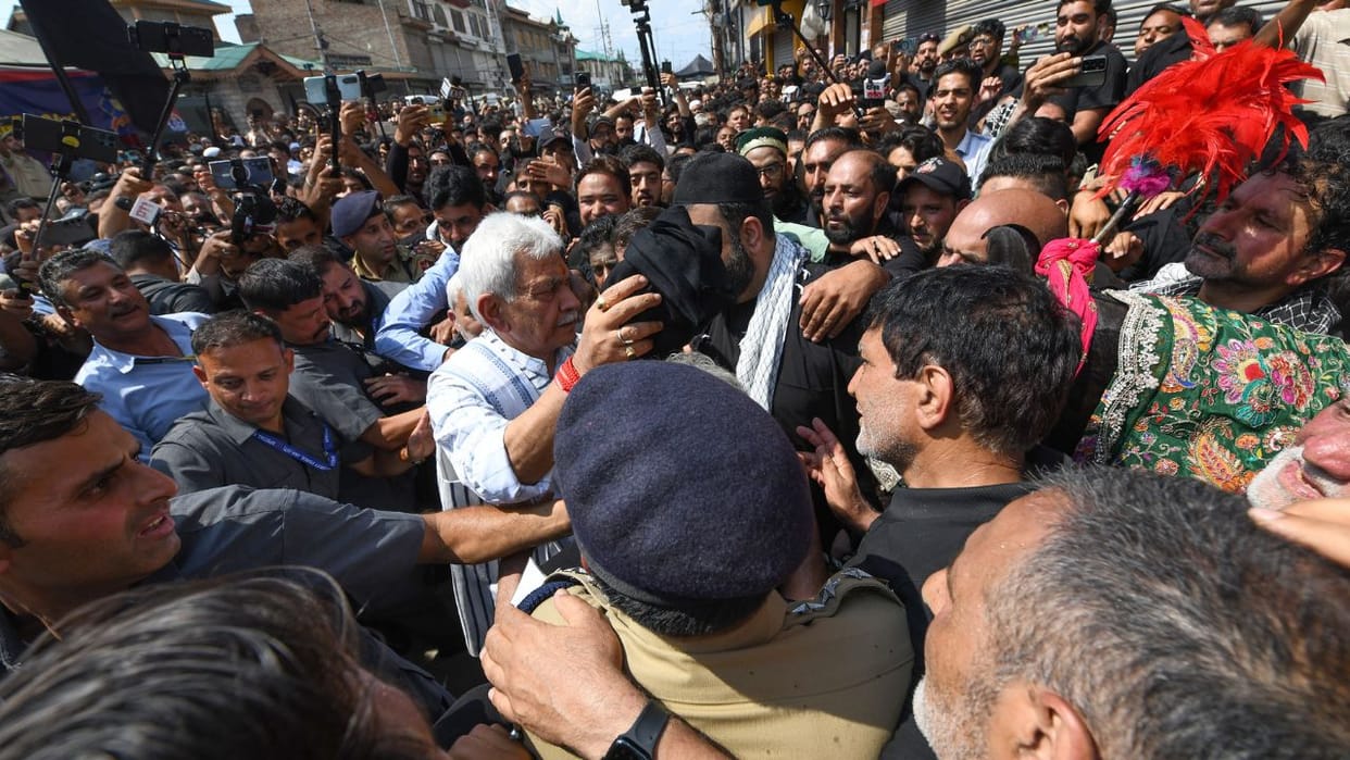 LG Manoj Sinha and CM Omar participate in Ashura (Muharram)