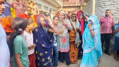 Fatehpur Father shoots son and daughter in law at mothers instigation son dies daughter in law hospitalized