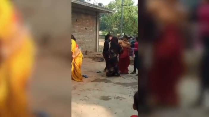 Kanpur Violent clash between two groups sticks and clubs were freely used leaving several people injured