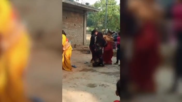 Kanpur Violent clash between two groups sticks and clubs were freely used leaving several people injured