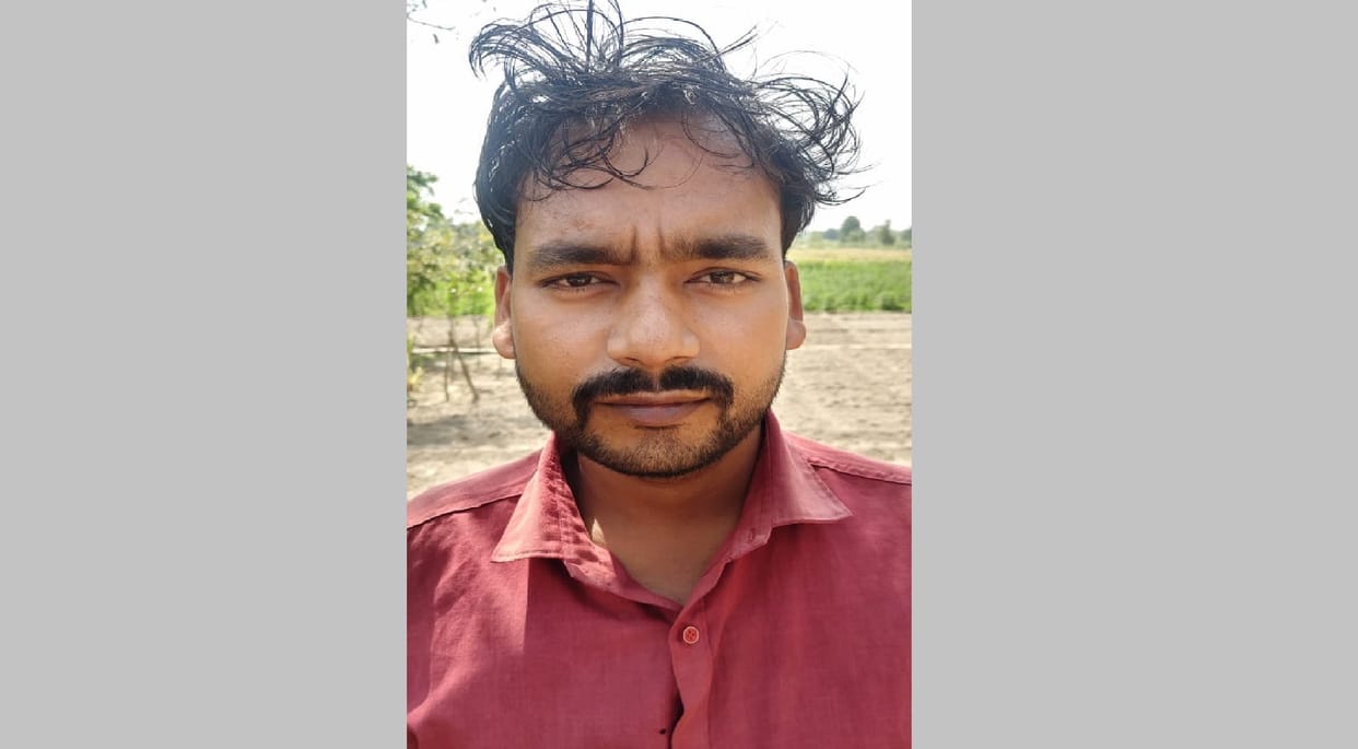 Hardoi Head on collision between two motorcycles one man died and three others including his wife injured