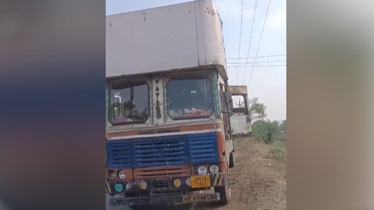Truck comes into contact with 11kV high-tension line helper dies 11 laborers injured in chandauli