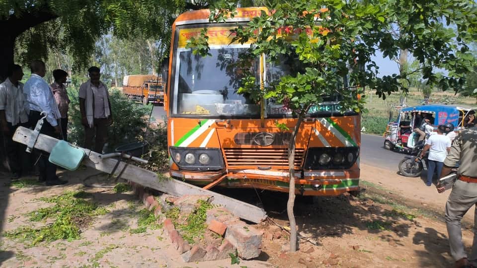 A soldier saved the lives of fifty passengers on a bus