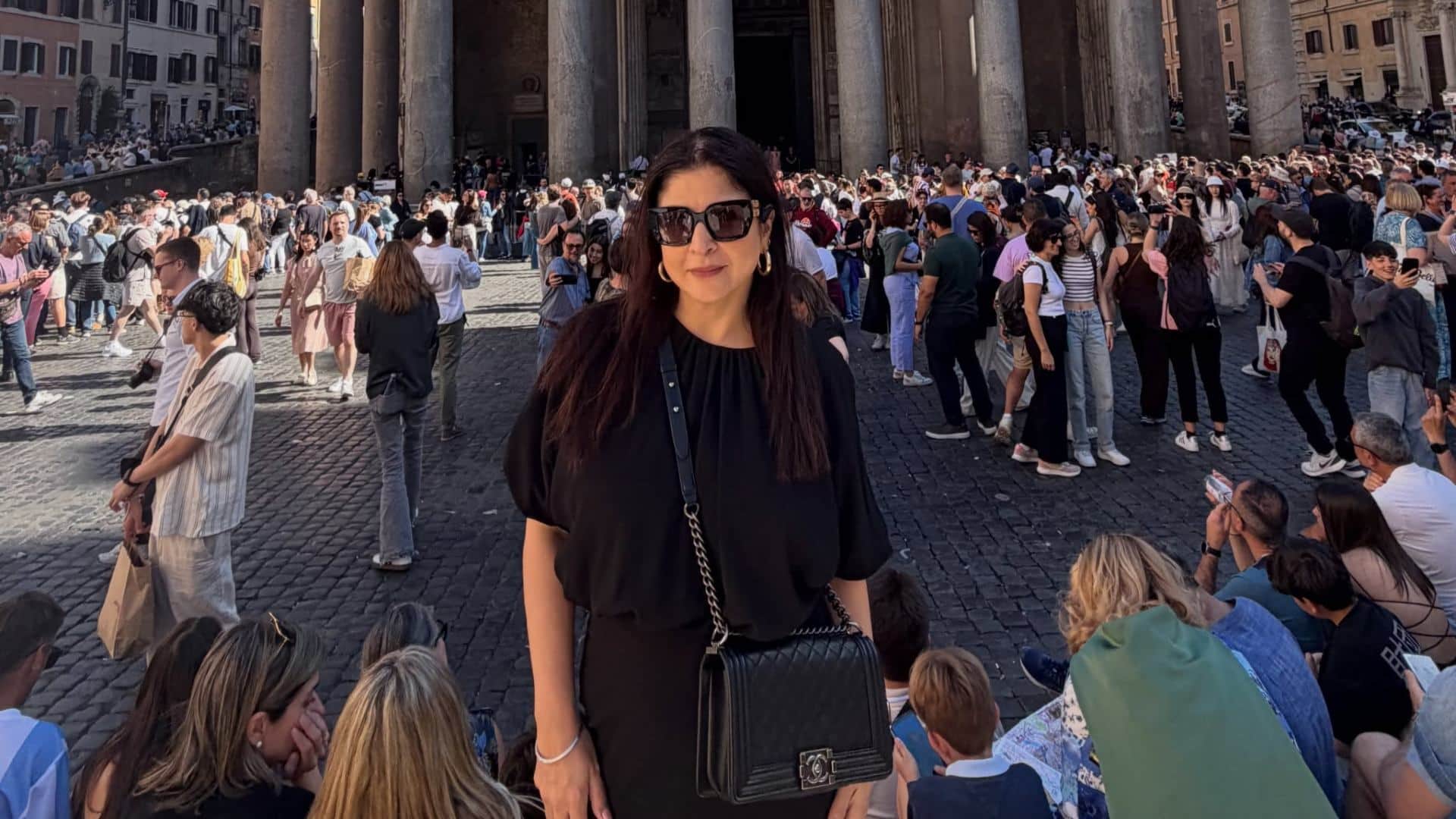 Maheep Kapoor is not 43 she is 52 Clarifies Her Age On Soha Ali Khan Podcast