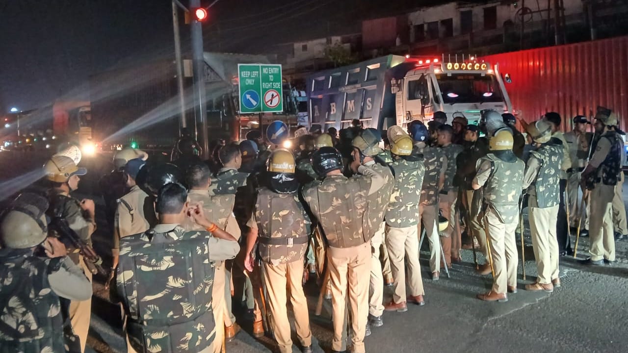 Nihang March Nihang Entry Into Dehradun Raises questions over border Security and Intelligence Coordination