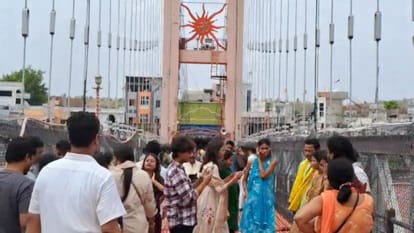 MP News Omkareshwar Jhula Bridge Reopens for Devotees Two Days After Repair Work