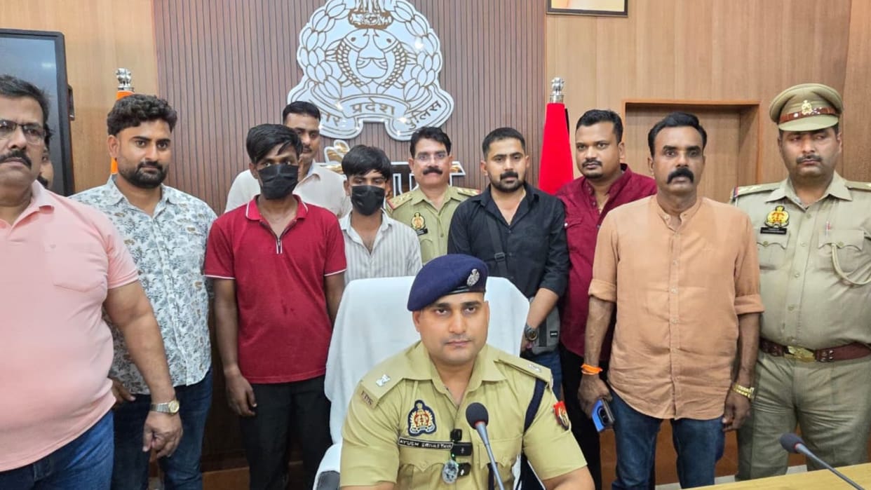 Jaunpur police encounter four accused arrested of robbery and smuggling of illegal firearms
