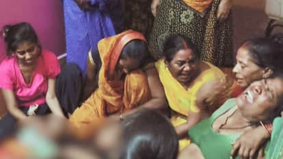 Chandauli News Married woman takes her own life by hanging herself along with her two-year-old child