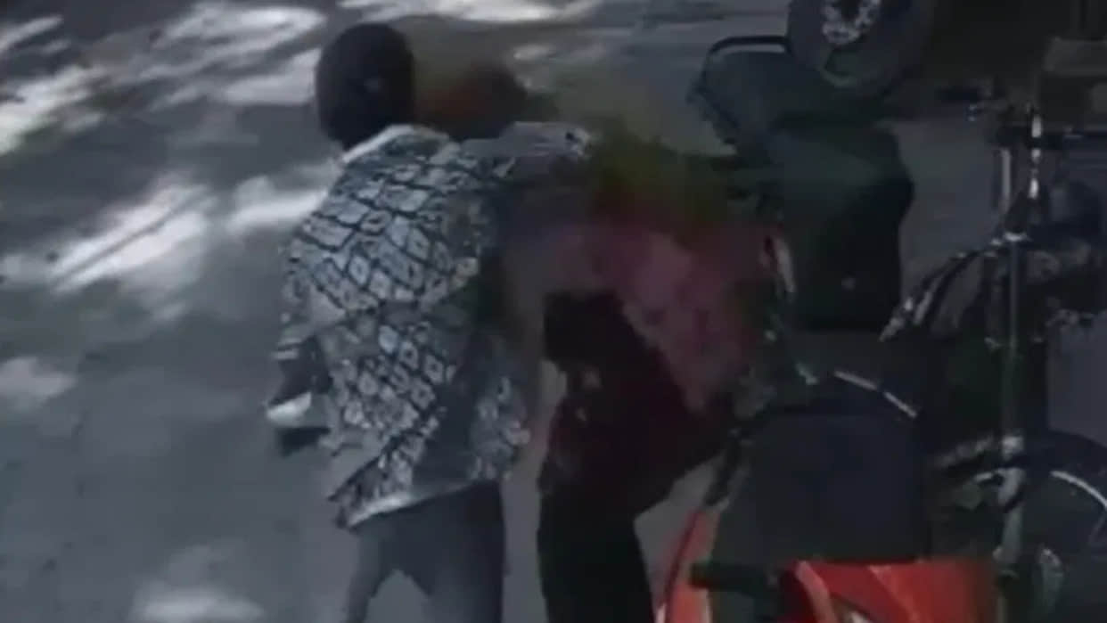 Bloodbath at Dawa Bazaar - Girl Stabbed 14 Times While Going to Work, Condition Critical