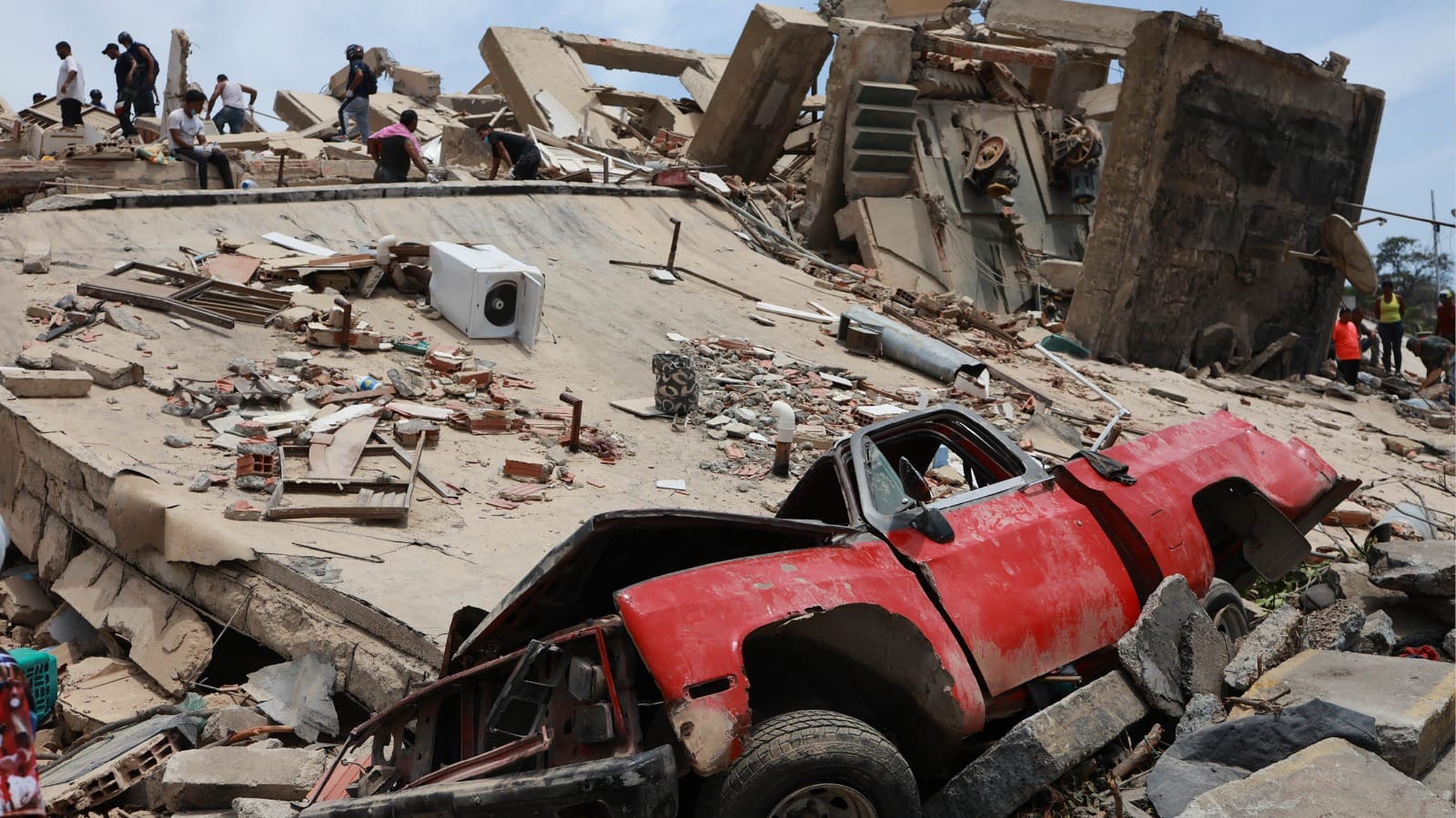 Venezuela Earthquake Photos Prayers in India Puri sand art sympathy and pain of victims reaction news updates