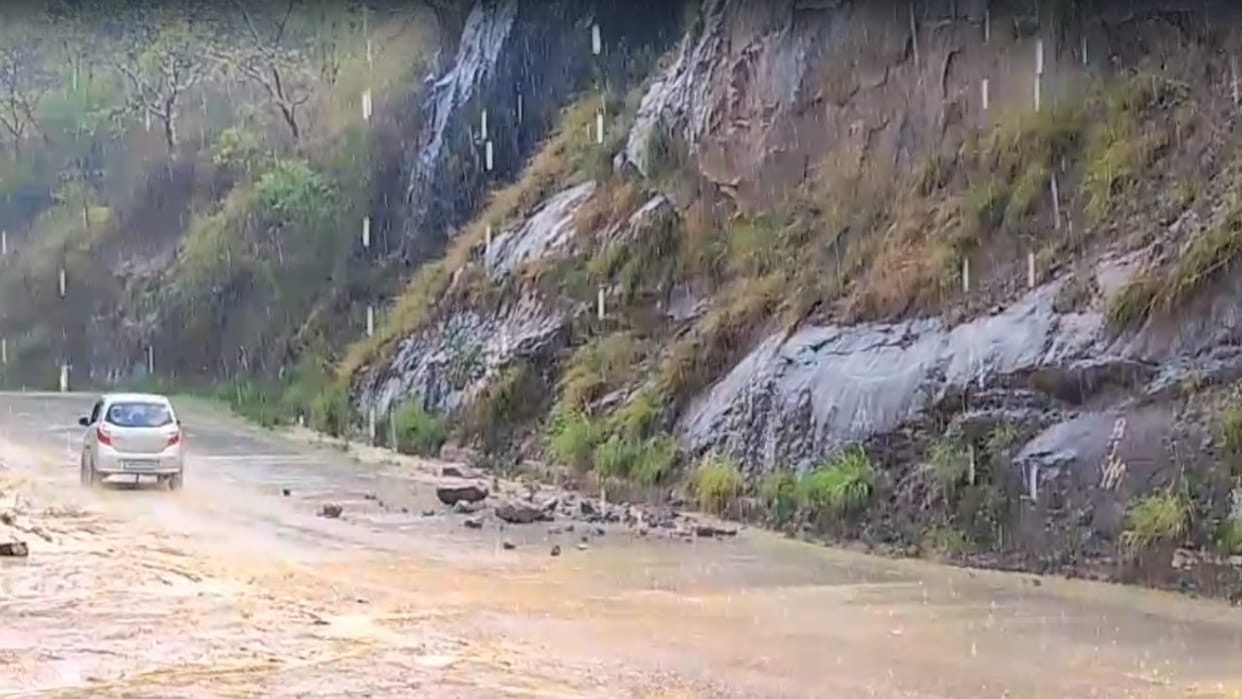 Himachal Weather: Rain lashes Bangana in Una; heavy rain alert for the state for three days