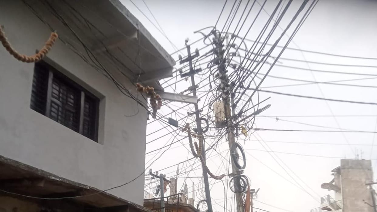 Jhansi: Crores spent on electrical safety, yet poles remain death traps