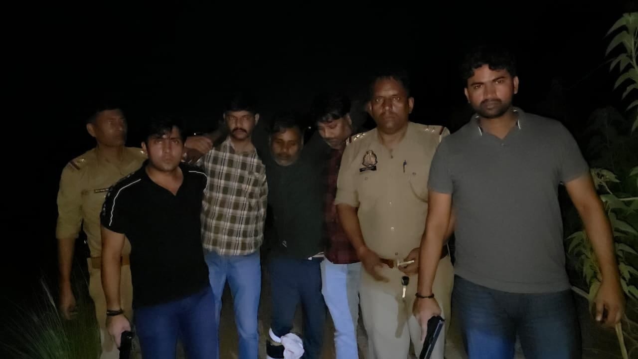 पुलिस की गिरफ्त में आरोपी