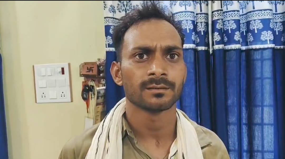 जानकारी देता पीड़ित