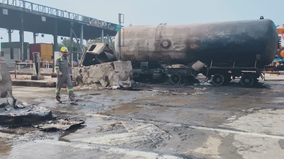 Kaushambi News: Case registered against unidentified driver in toll plaza tanker blast incident; condition of