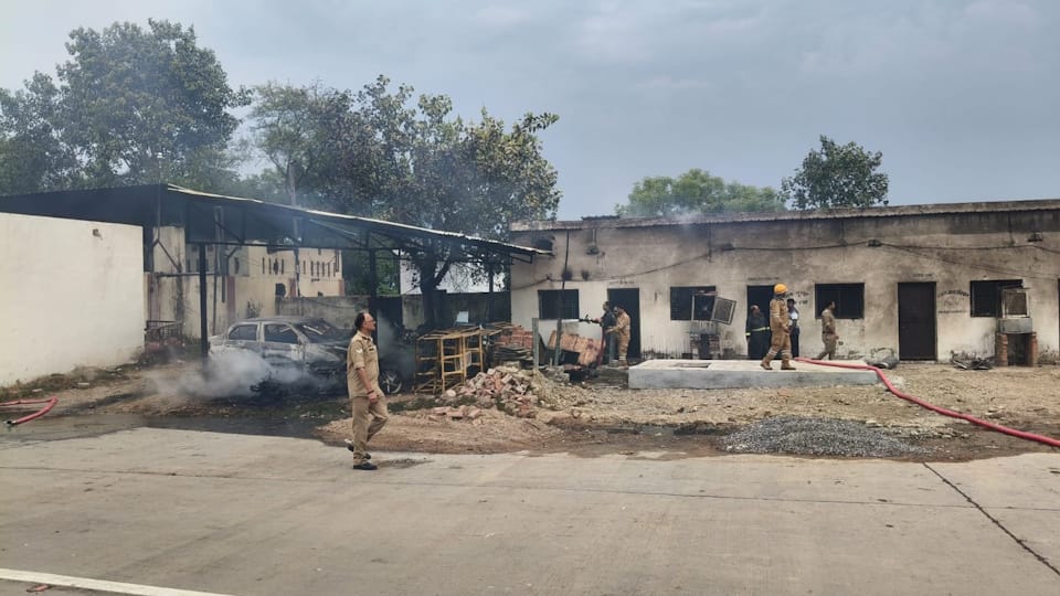 LPG tanker fire in UP Door open flames ahead story from gas leak to blast kaushambi