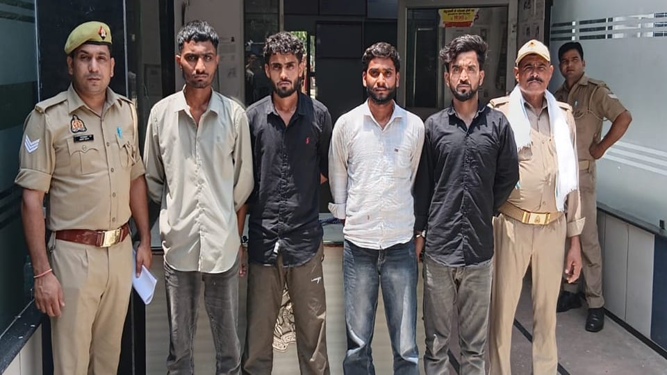 moradabad Vehicle rams into CO and Inspector car; accused arrested in an inebriated state