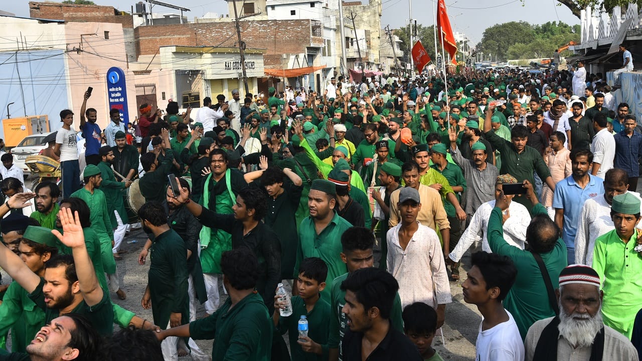 Muharram processions take out amidst chants of Ya Hussain Takht-Tazias were laid to rest in bareilly
