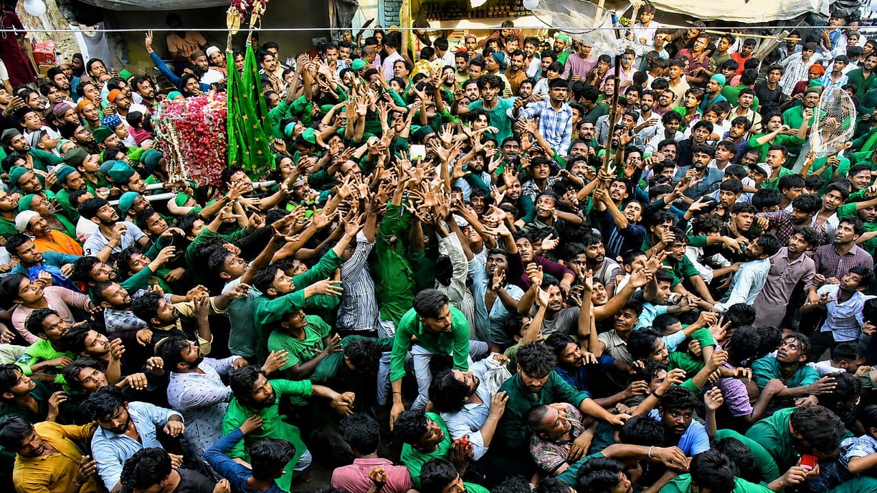 Muharram processions take out amidst chants of Ya Hussain Takht-Tazias were laid to rest in bareilly