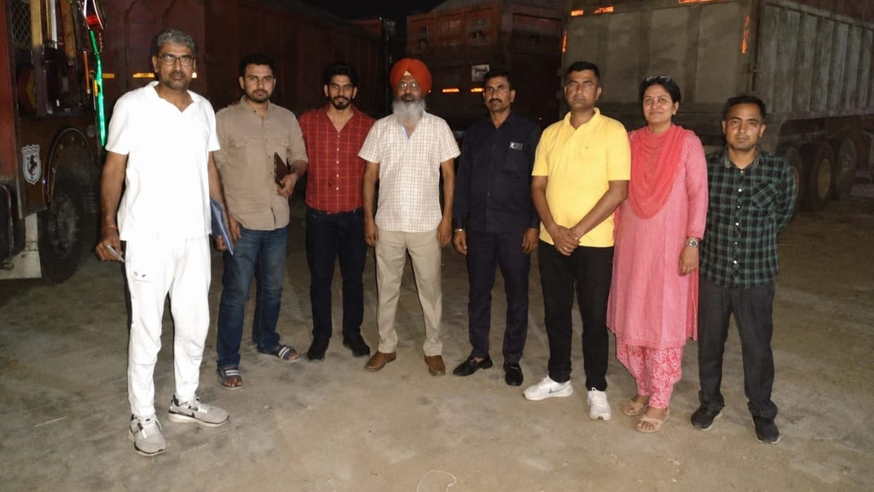 CM Flying Squad cracks down on overloaded vehicles in Hisar: 10 vehicles challaned