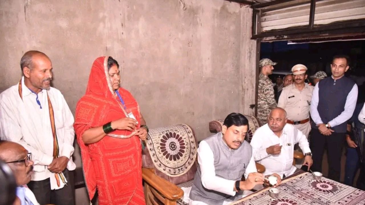MP News: CM Mohan Yadav visits the valleys of Kukru; learns from women about their journey of life-changing tr