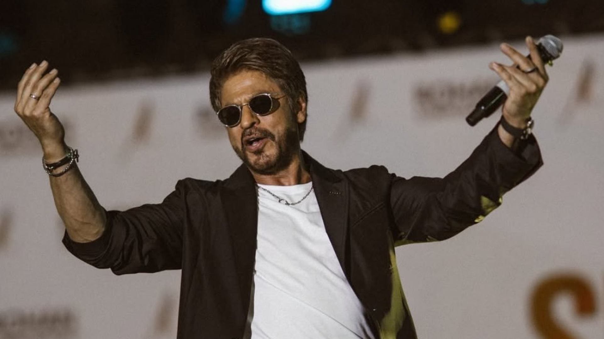 Shah Rukh Khan reveals why he carries his childhood pic in his pocket
