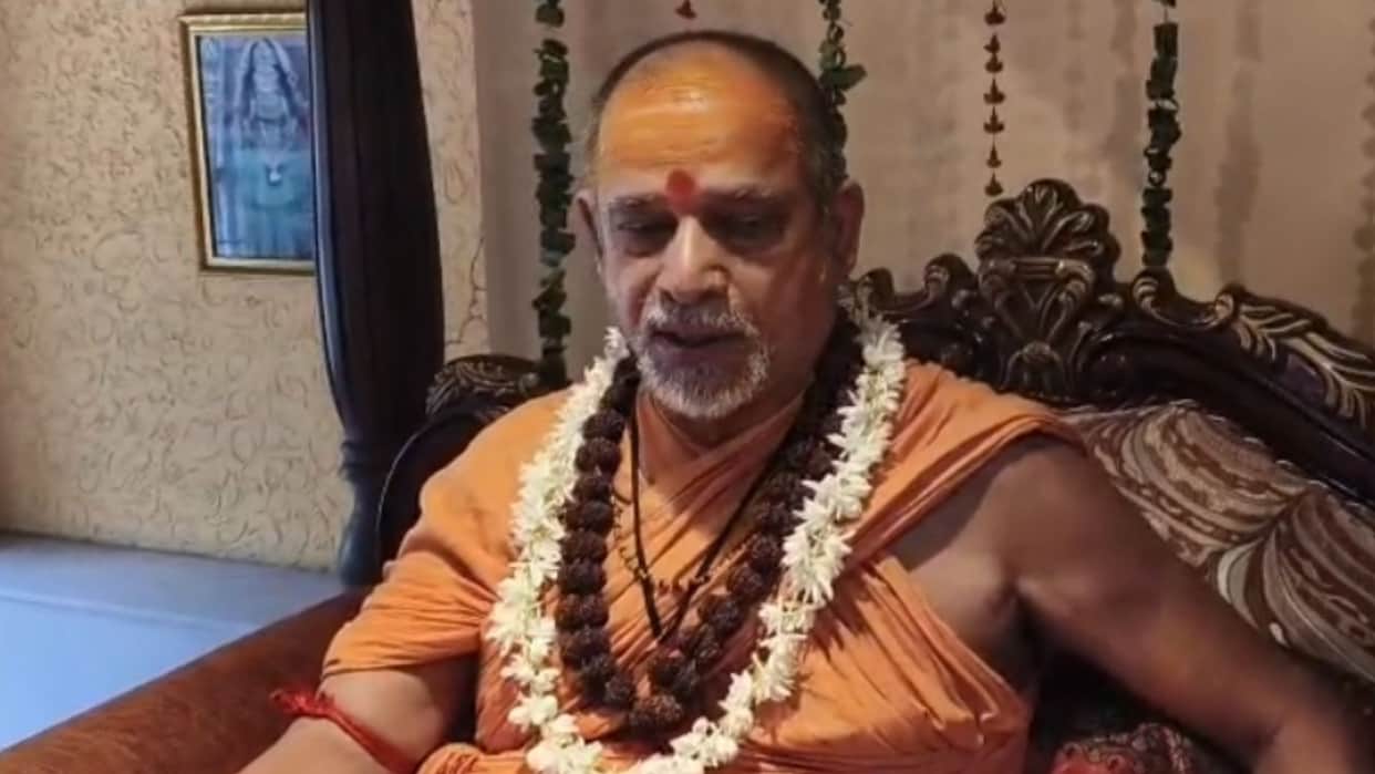 Shankaracharya Sadanand Saraswati stated that the government has no right over temple funds and demanded stric