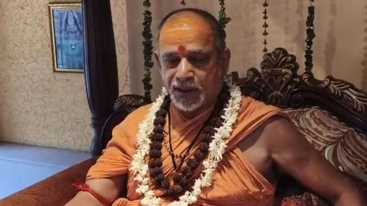 Shankaracharya Sadanand Saraswati stated that the government has no right over temple funds and demanded stric