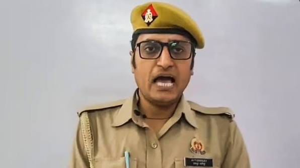 UP: Constable who accused police line officers of corruption dismissed, action taken for misuse of social medi