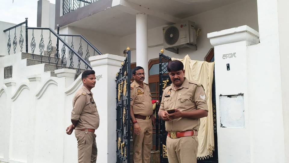 Ayodhya: New FIR registered against the family of Anukalp Mishra, accused of stealing temple offerings.