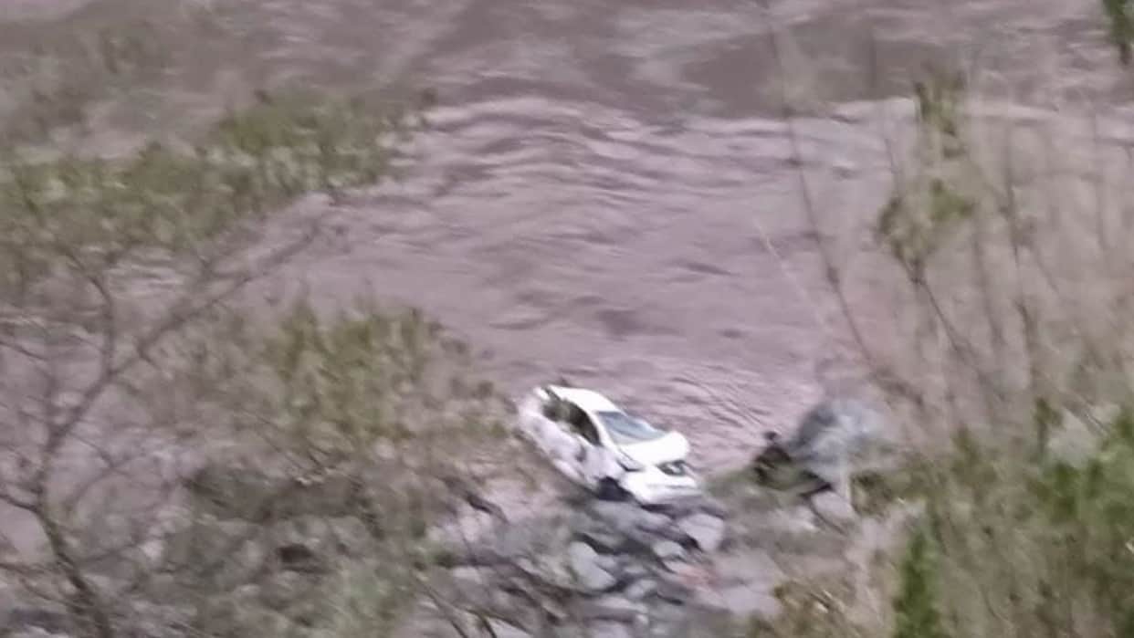 car falls into satluj near bajir bawdi rampur bushahr